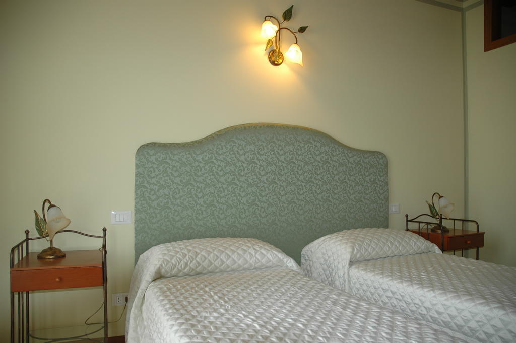 Bed and Breakfast Rose Rosse Cadi David Экстерьер фото